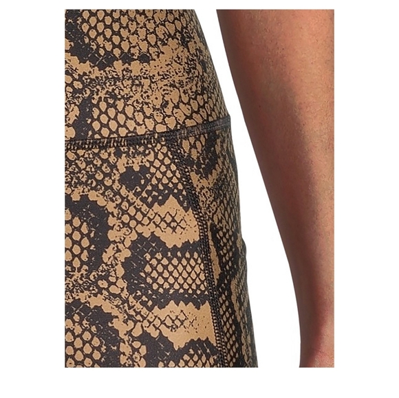 Athletic Works NWT High Rise Full Length Active Wear Legging Snake Print 828 - Picture 3 of 5